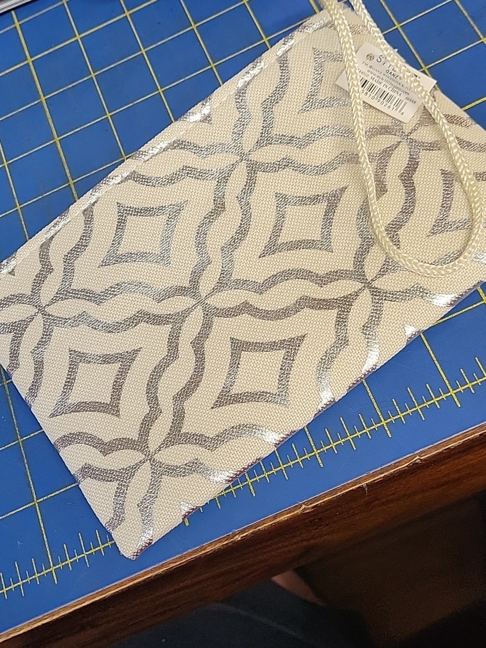 Ganz 7.5" x 5" Cream & Silver Clutch Purse Zipper New